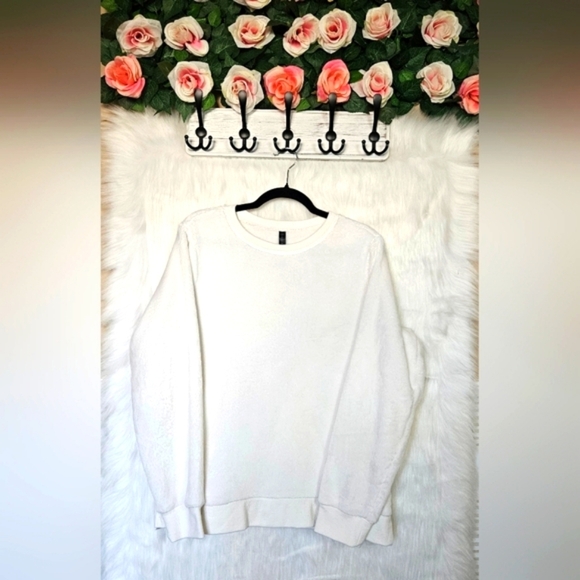 GAIAM Classic Ultra Soft Polar White Pullover Sweater - Picture 1 of 8